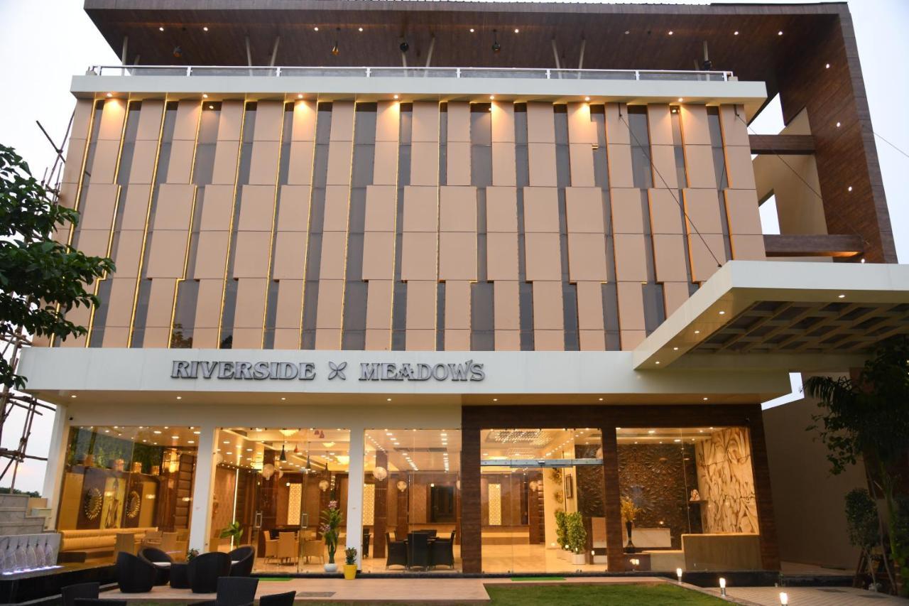 Riverside Meadows Hotel Vidisha Exterior photo